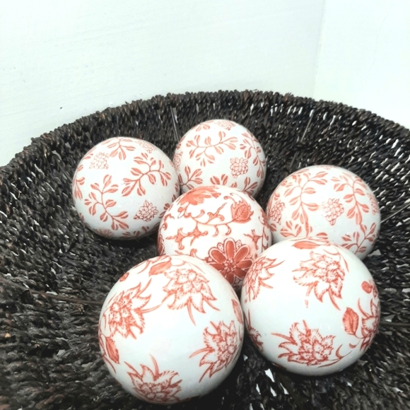 Set of Decorative Floral Spheres in Console Basket - Picture 1 of 2